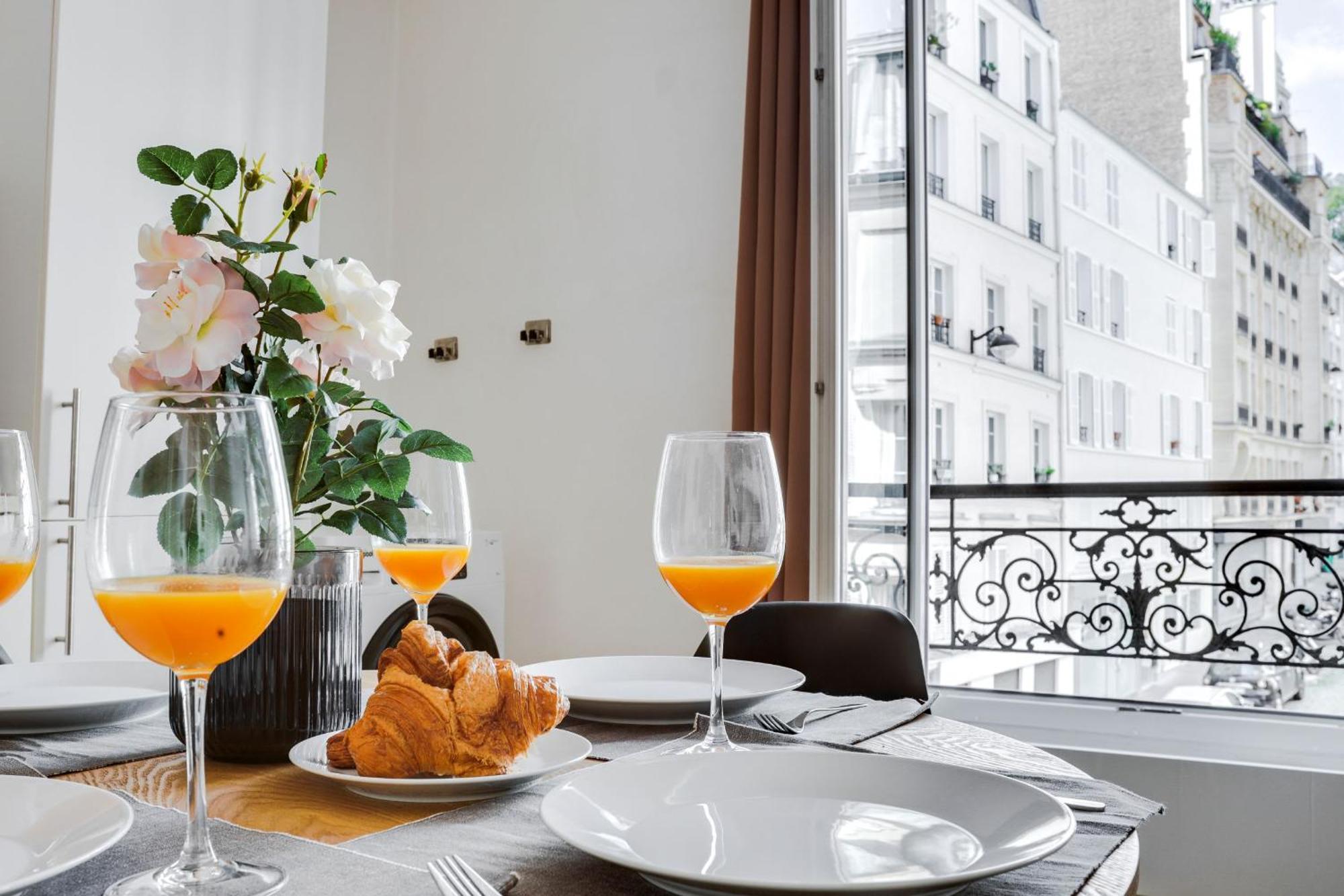Montmartre & Sacre-Coeur - 2Br - Cityapartmentstay Párizs Kültér fotó